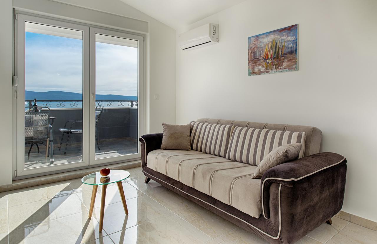 Cezar Luxury Apartment Омиш Экстерьер фото
