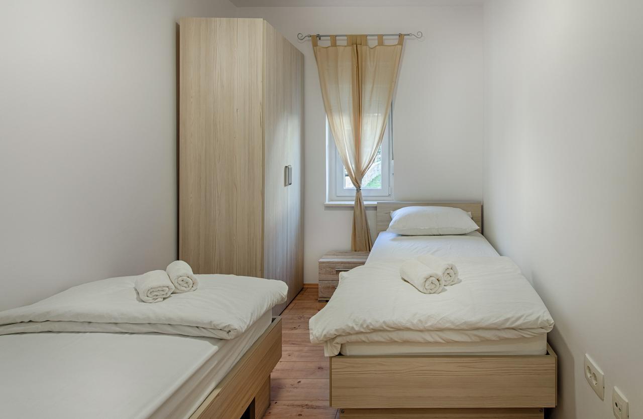 Cezar Luxury Apartment Омиш Экстерьер фото