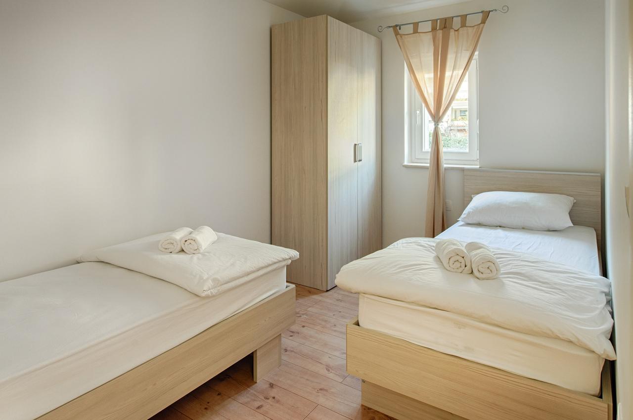 Cezar Luxury Apartment Омиш Экстерьер фото